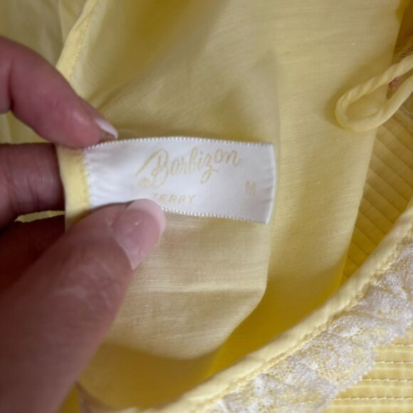 Barbizon Yellow Nightgown Lace Trim Medium Button Front Lightweight Embroidery - Picture 5 of 5